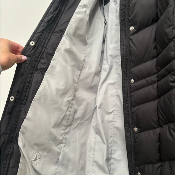 Bogner knee length puffer coat. EUC, black, size 6. Original hood not included. - Picture 3 of 9